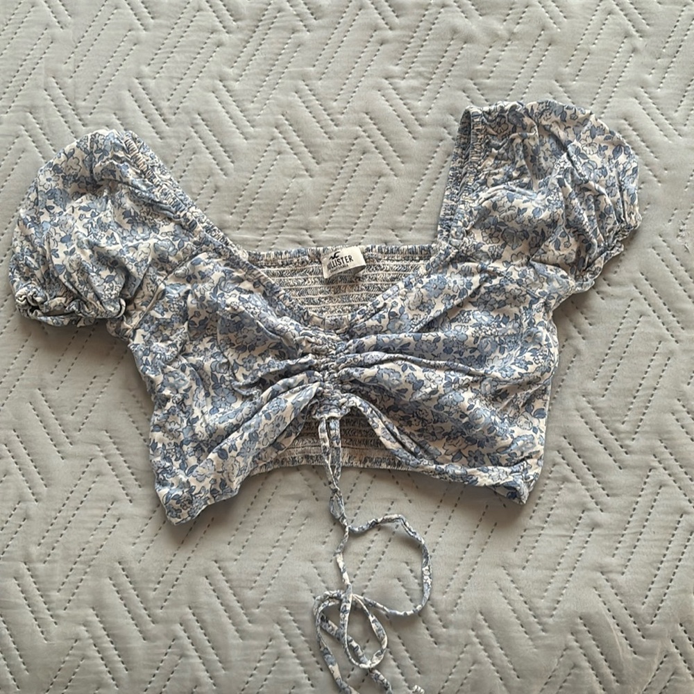 Cute crop floral top
